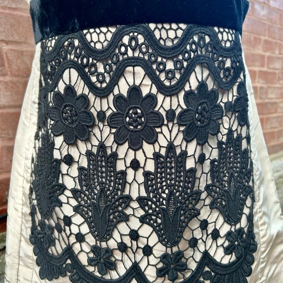 Silk and Velvet Knee Length Dress - Picture 4 of 16